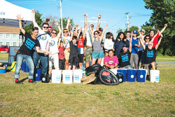 Some 20 people met at the Parc des cèdres for a public clean-up event organised by the Ottawa Riverkeeper, July 31. About 125 pounds of debris, such as clothing, bikes and car wheels, plastic, cans, were removed from the beach and park area. A group of eight young people volunteered from NWT and Nanuvut to help out. (MG)  
Photo: Michel Gosselin