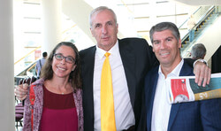 Lily Ryan, Vice-president of the Quebec Community Newspaper Association; Ricard Tardif, Executive Director of the Quebec Community Newspaper Association and Francis Sonier, President of the Association of French Press, at the launch of “We’re Clicking!”, October 5,  a publication and 
campaign to celebrate the 100th anniversary of women’s right to vote in Canada. 
Photo: Laurent Robillard-Cardinal