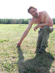 Aylmer beef farmer Dave Reford pointing out how the drought has affected his hay.
Photo: LRC