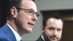 Les ministres Jean-François Roberge et Mathieu Lacombe.