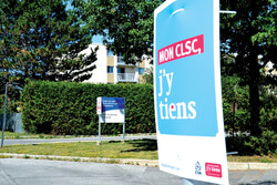 Campaign signs across the region to rally support for CLSCs. 
Photo: LR