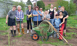 Le jardin de la terre commune au jardin collectif rue North produit des légumes qui sont partagés lors de la récolte avec les bénévoles, la banque alimentaire d’Aylmer et Entre-nous. Pour plus d’information, appeler Carolle au 819 684-0163.
Photo: Lily Ryan