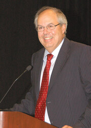 Dr Louis Godin, FMOQ President visited Gatineau March 2.	Photo: FMOQ